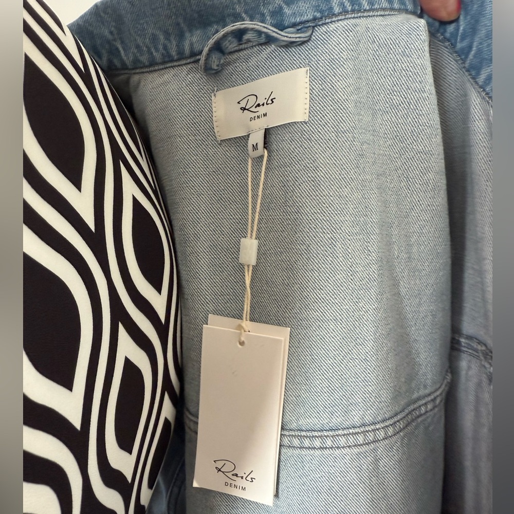 NWT Rails Grove Boyfriend Trucker Jacket in Indigo Bloom Boho 100% Cotton HP ๐๐ฅณ - Picture 13 of 16